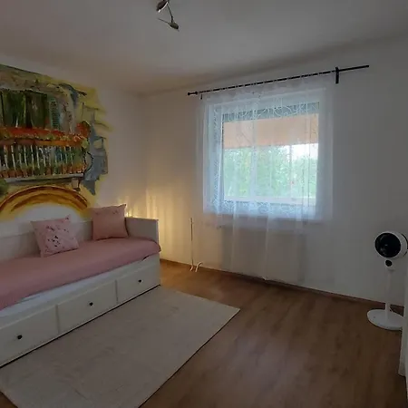 Zoeldfa Apartmanhaz אגר